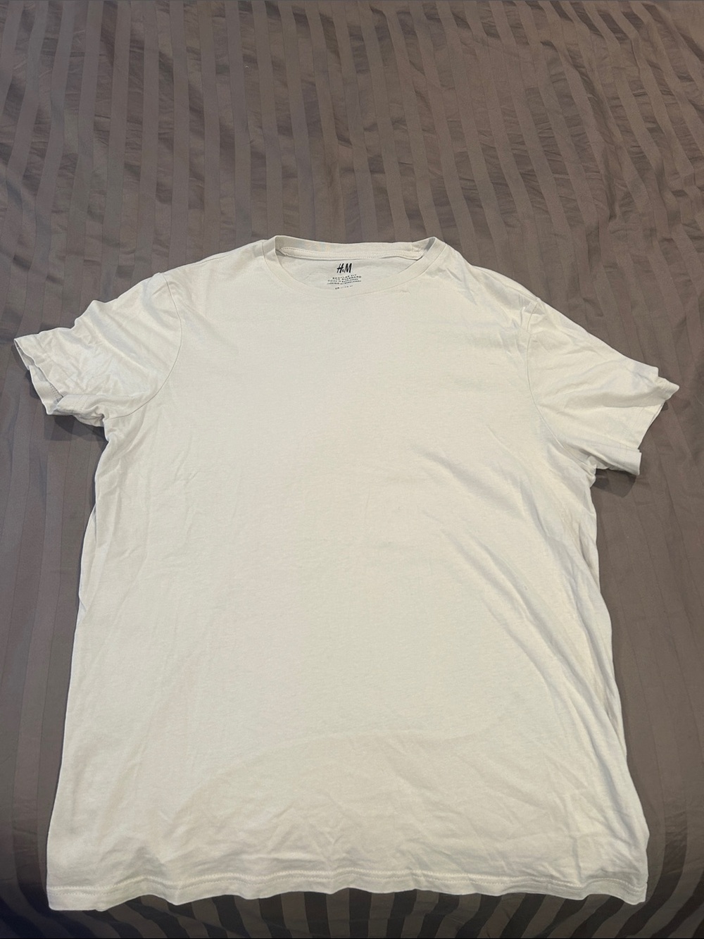 H&M Men's Classic cream Crew Neck T-Shirt
